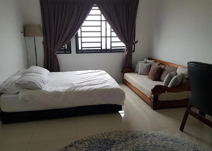 The Executive Seaview 1 At Icon Residence