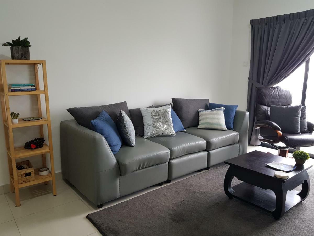 The Executive Seaview 1 At Icon Apartment *